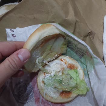 Burger King Burgerleri İçi Boş Göndermiş