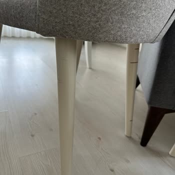 Kelebek Mobilya Kelebek Lidya Sandalyelerin Ayaklarında Boya Kabarmaları Ve Dökülmeler