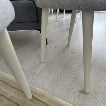 Kelebek Mobilya Kelebek Lidya Sandalyelerin Ayaklarında Boya Kabarmaları Ve Dökülmeler