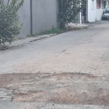 Karşıyaka Belediyesi Yoldaki Çukur, Yoldaki Bozukluklar, Bakımsızlık