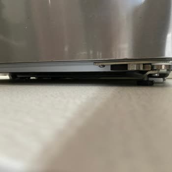 Siemens KG86NAID1N Dolabımda Göçük Ve Paslanmalar Oluştu