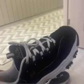 Skechers Ayakkabım Boya Bırakıyor!