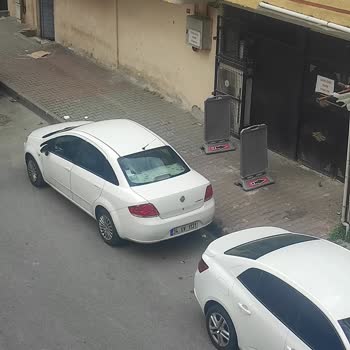 Küçükçekmece Belediyesi Yolda Ki Duba