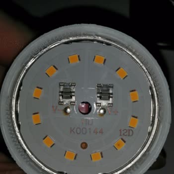 Şok Marketler Şok Markette Satılan Sakura LED Ampulün Ömrü Çok Kısa Kalitesiz.