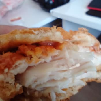Popeyes Tam Pişmemiş Tavuklu Burgeri!