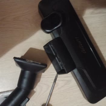 Arzum Süpürge Başlığı Tekerlek Çıkması Çığlık Sesi Gelmesi