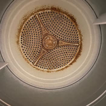 Hoover Kurutma Makinesi Kazanı Paslandı. Hoover İlgilenmiyor.