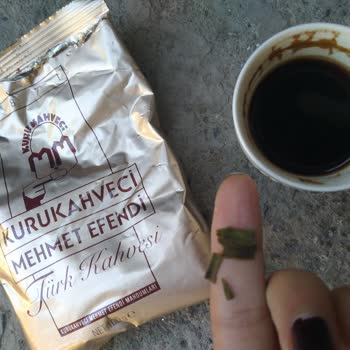 Kurukahveci Mehmet Efendi Kahveden Yabancı Cisim Çıktı