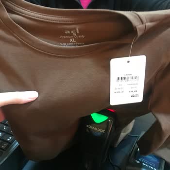 Açelya Trend Fiyat Artışı Ve Satış Sorunu Yaşanan Kıyafet Mağazası