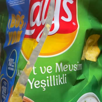 Lays Paketten Böcek Çıkması
