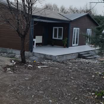 Başkan Prefabrik Evin Duvarları Çatladı