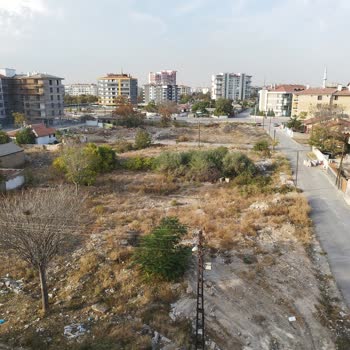 Konya Büyükşehir Belediyesi Mahalledeki Boş Alan Sıkıntısı
