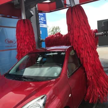 Opet Değirmen Akaryakıt İstasyonu Yıkama Yerinde Arabam Hasar Gördü