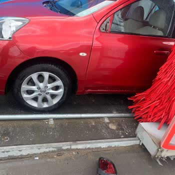 Opet Değirmen Akaryakıt İstasyonu Yıkama Yerinde Arabam Hasar Gördü