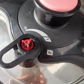 Korkmaz Mutfak Eşyaları Düdüklü Tencere Dışarıya Hava Çıkarmıyor Patlama Derecesine Geliyor