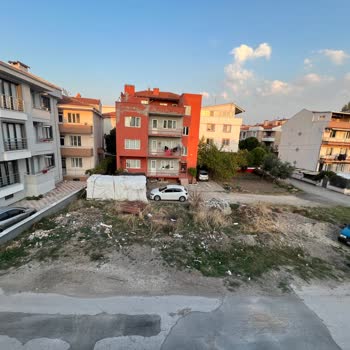 Balıkesir Büyükşehir Belediyesi Moloz Ve Bakımsız Çevre