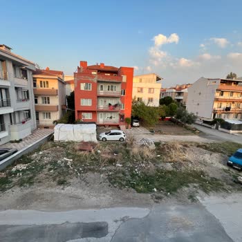 Balıkesir Büyükşehir Belediyesi Moloz Ve Bakımsız Çevre