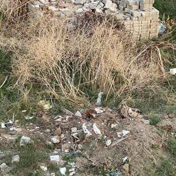 Balıkesir Büyükşehir Belediyesi Moloz Ve Bakımsız Çevre
