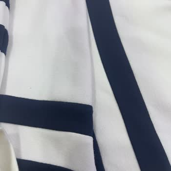 Seçil Store Sweatshirtün Rengi Aktı
