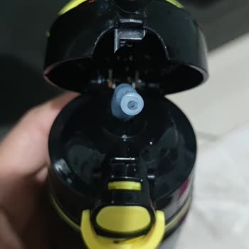 LC Waikiki Çelik Termosun Kapağının Kilit Mekanizması Kırıldı