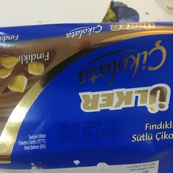 Ülker Sütlü Fındıklı Çikolata Kurtlu!