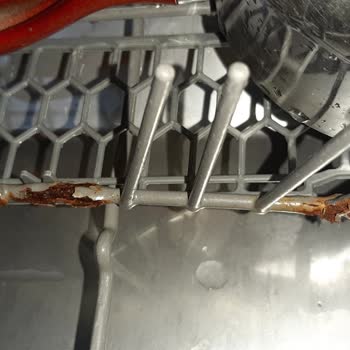 Dominox Ankastre Bulaşık Makinesi Sepetleri Paslandı.