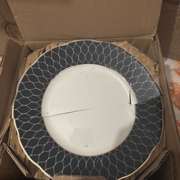 Kütahya Porselen Kırık Ürün Ve Koli Sağlam Değil