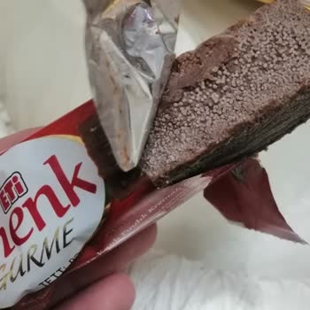 Eti Gıda Eti Ahenk Gurme Çikolatalı Gofretin Üzerindeki Beyaz Küf Noktaları