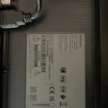 Samsung TV Auto-Power Issue: No Screen Display