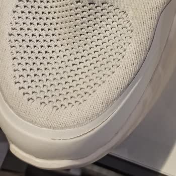 Skechers Sahte İmajlarla Yüksek Fiyatlar.