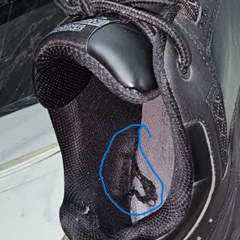 Skechers Marka Ayakkabının 20 Günde Kullanılamaz Hale Gelmesi