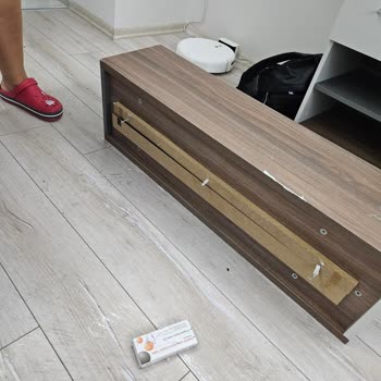 Enza Home Dolap Çok Tehlikeli Bir Şekilde Düştü