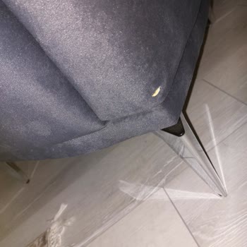 Bellona Koltuk Takiminin Özensiz Bir Şekilde Yırtık Gönderilmesi