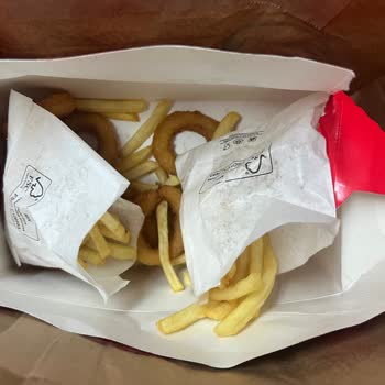 Yemeksepeti KFC Eksik Ürün Sorunu Çözmüyorlar
