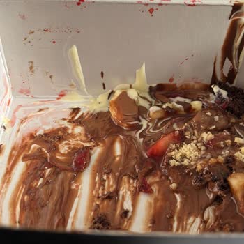 Çikolata Kuşağı Kızılay'da Tatlının Gönderim Şekli Yanlış