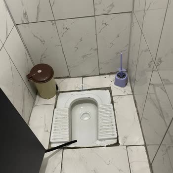 Erzurum Teknik Üniversitesi Kütüphanesi Temizlik Sorunu.