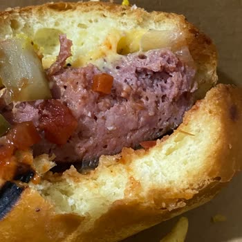 Kricket Burger Plastik Kaplı Pişmemiş!