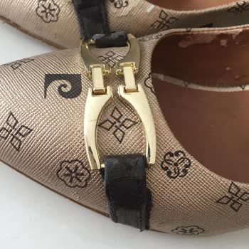 Pierre Cardin Giyim Ayakkabımın Üzerindeki Deri Soyuldu