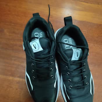 Versace Jeans Ayakkabı Üstü Yapışkan Yeri Sökülüyor