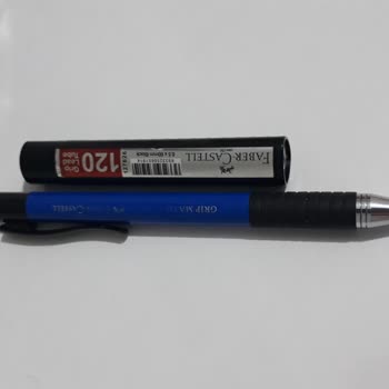 Faber-Castell Grip Matic 1319 0.5 Kalemin Ucu Yazarken İçine Gidiyor.