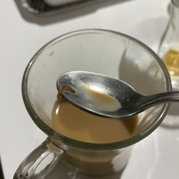 Nescafe İçinde Küçük Kurtçuk Çıktı