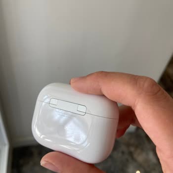 Gürgençler Airpods Pro2 Kulaklık Kasasının Hasarlı Teslim Edilmesi