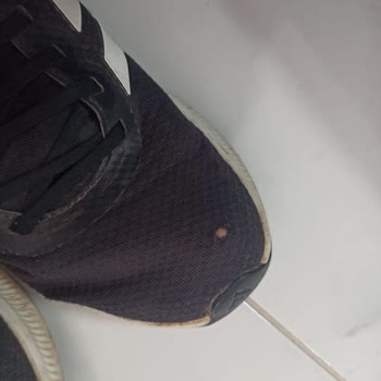 Edirne Deichmann Garantili Yırtılan Adidas Ayakkabıyı Değiştirmedi