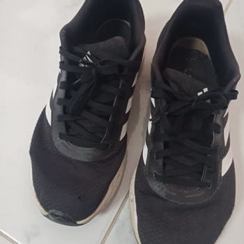 Adidas Ayakkabının 6 Aydan Önce Yırtılıp Değişim Yapılmaması