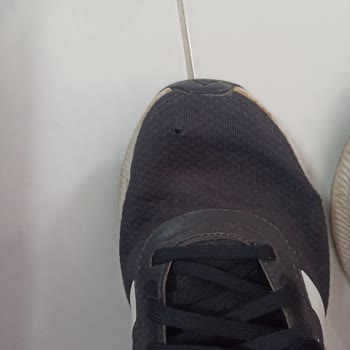 Adidas Ayakkabının 6 Aydan Önce Yırtılıp Değişim Yapılmaması