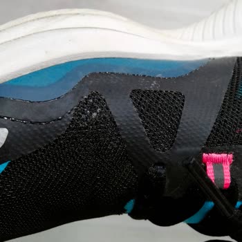 Skechers Yırtık Ayakkabı Değişimi