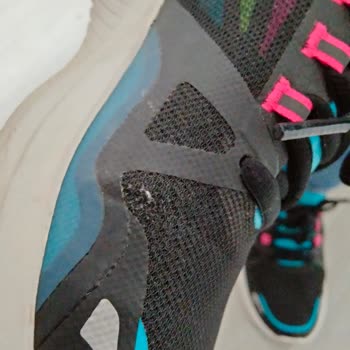 Skechers Yırtık Ayakkabı Değişimi
