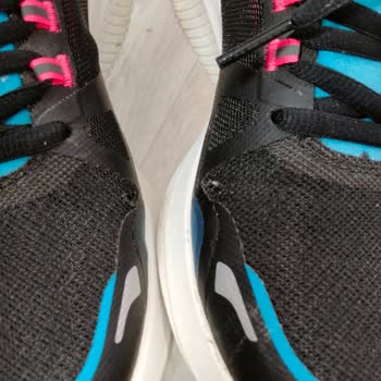 Skechers Yırtık Ayakkabı Değişimi