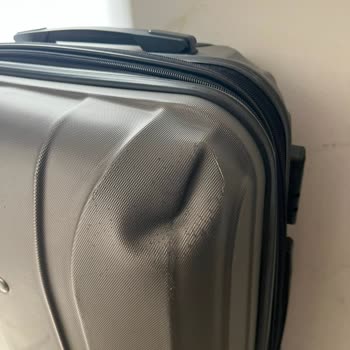 Sunexpress Valizimi Kırdı, İadesini Yapmıyor.