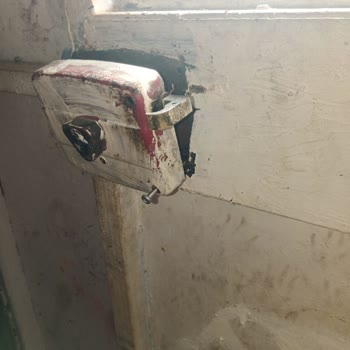 MESKİ Kapıyı Kırıp Su Satını Kapatmışlar
